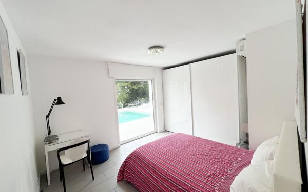 Maison à vendre    6 pièces • 257,80 m2 Le Cannet