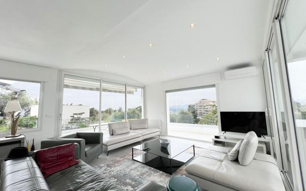 Maison à vendre    6 pièces • 257,80 m2 Le Cannet