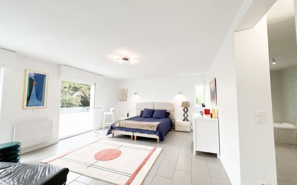 Maison à vendre    6 pièces • 257,80 m2 Le Cannet