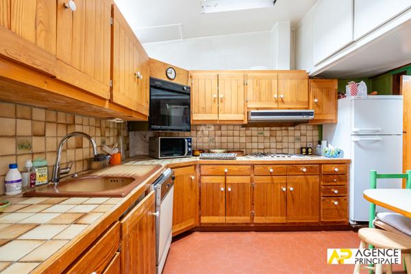 Maison Maisons Laffitte 6 pièce(s) 140.85 + sous sol 750 000 € **  - Référence  4663