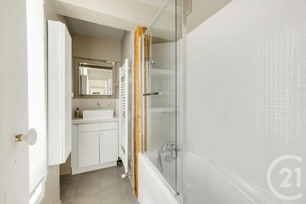Appartement F3 à vendre  3 pièces - 57,37 m 2   MONTROUGE  - 92