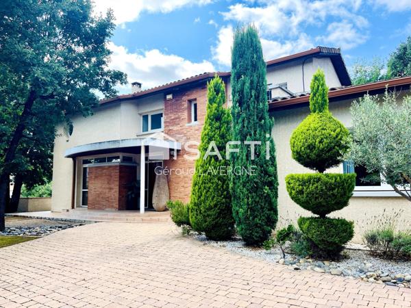Maison d'architecte très bien situé