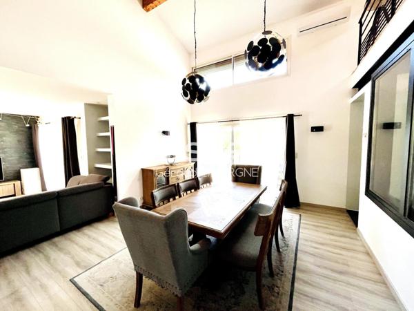 Maison d'architecte très bien situé