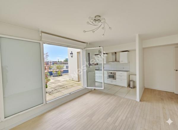 Puteaux Mairie : Appartement de Standing de 3 pièces avec 2 terrasses, cave et Parking