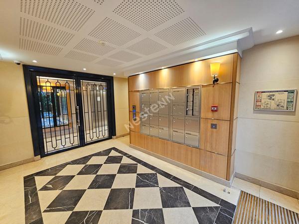 Puteaux Mairie : Appartement de Standing de 3 pièces avec 2 terrasses, cave et Parking