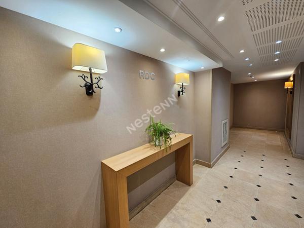 Puteaux Mairie : Appartement de Standing de 3 pièces avec 2 terrasses, cave et Parking