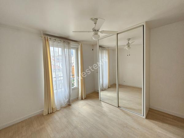 Puteaux Mairie : Appartement de Standing de 3 pièces avec 2 terrasses, cave et Parking