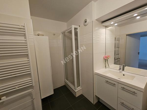 Puteaux Mairie : Appartement de Standing de 3 pièces avec 2 terrasses, cave et Parking