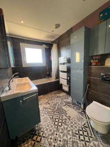 Maison Valence 5 pièce(s) 106 m2, piscine