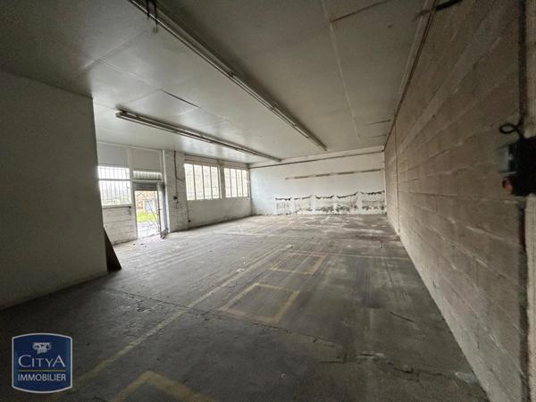 Local professionnel à vendre 1360m²
