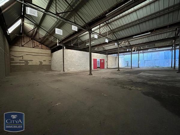 Local professionnel à vendre 1360m²