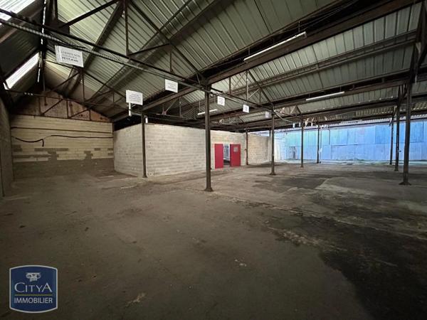 Local professionnel à vendre 1360m²