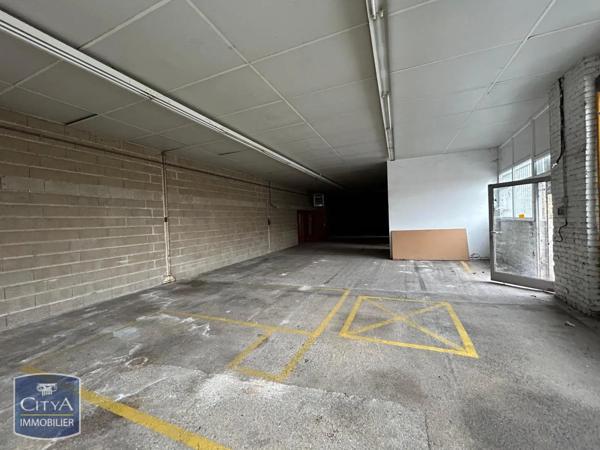 Local professionnel à vendre 1360m²