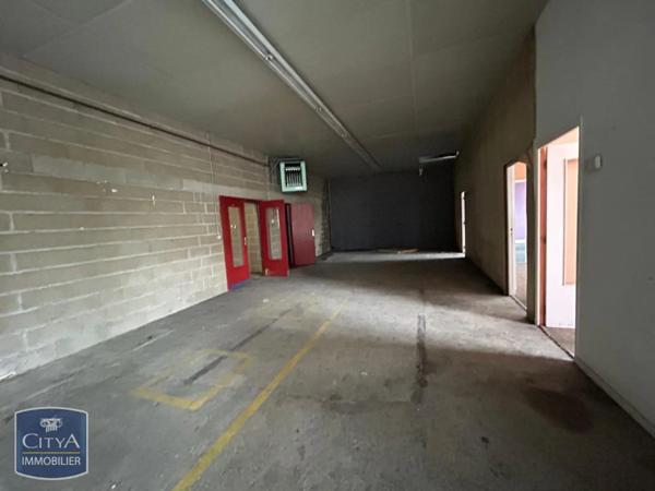 Local professionnel à vendre 1360m²
