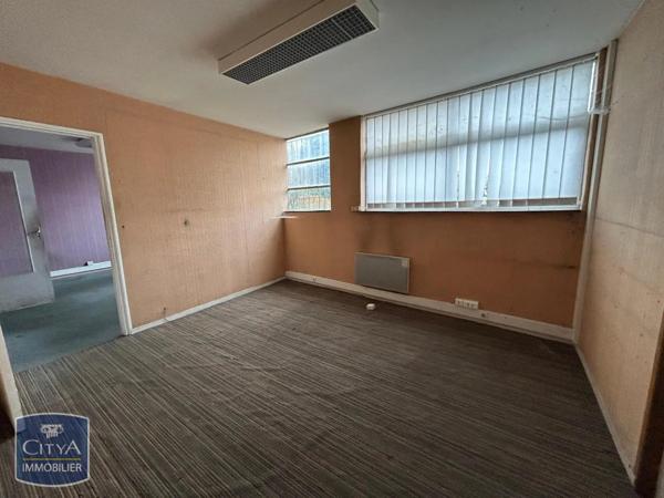 Local professionnel à vendre 1360m²