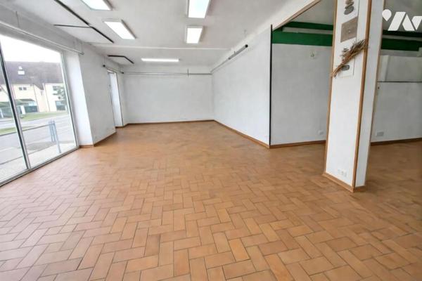 A VENDRE LOCAL COMMERCIAL CONDE-EN-NORMANDIE