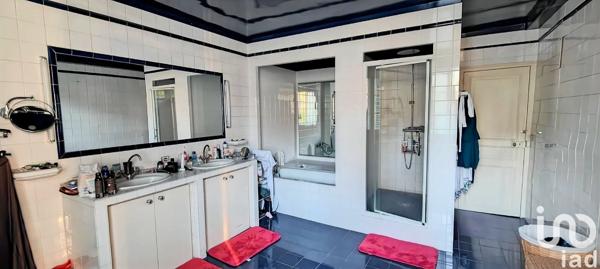 Maison 10 pièces de 422 m² à Épernon (28230)