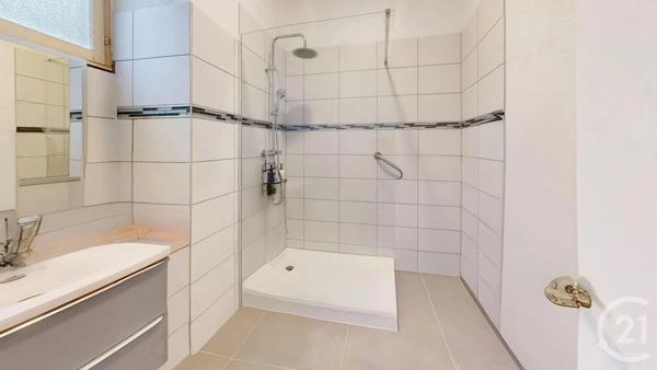 Appartement F3 à vendre  3 pièces - 95,69 m 2   DOLE  - 39