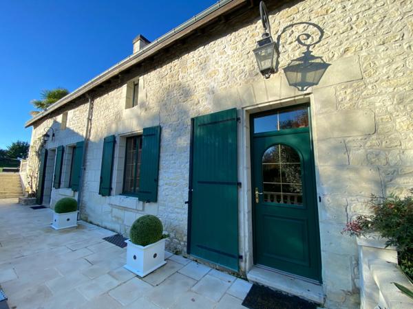 Dpt Vienne (86), à vendre à Thuré, Maison de Maître 16 pièces 670m2-35720 m2