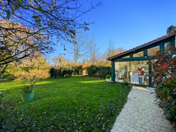 Dpt Vienne (86), à vendre à Thuré, Maison de Maître 16 pièces 670m2-35720 m2