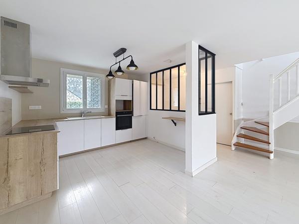 À vendre - Maison individuelle, 6 pièces située à SAINT AVERTIN (37550)