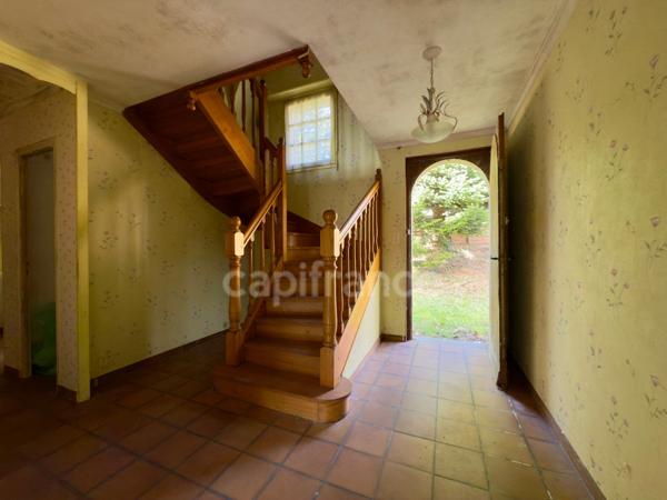 CONCARNEAU - Beuzec Conq - Maison 5 chambres - 1868 m² de terrain - A RENOVER