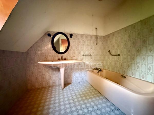 CONCARNEAU - Beuzec Conq - Maison 5 chambres - 1868 m² de terrain - A RENOVER