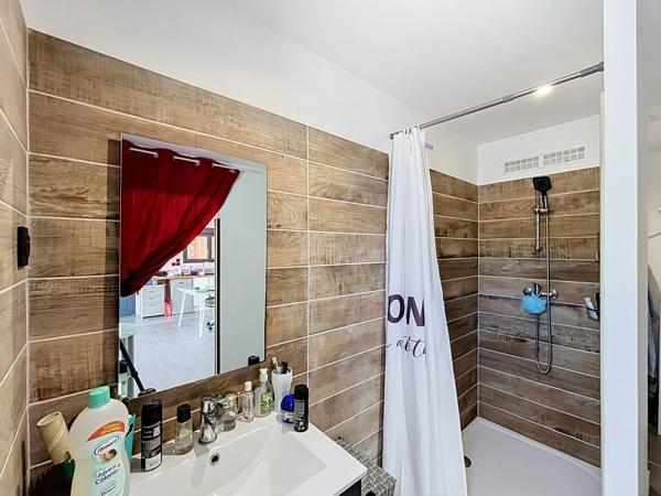 MARSEILLE 13ᵉ – PROPRIÉTÉ DE 167 M² – 4 LOGEMENTS INDÉPENDANTS – PISCINE – 2 GARAGES -DPE A