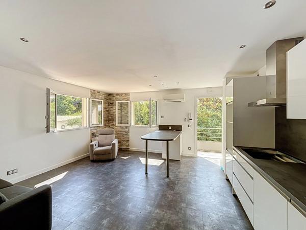 MARSEILLE 13ᵉ – PROPRIÉTÉ DE 167 M² – 4 LOGEMENTS INDÉPENDANTS – PISCINE – 2 GARAGES -DPE A