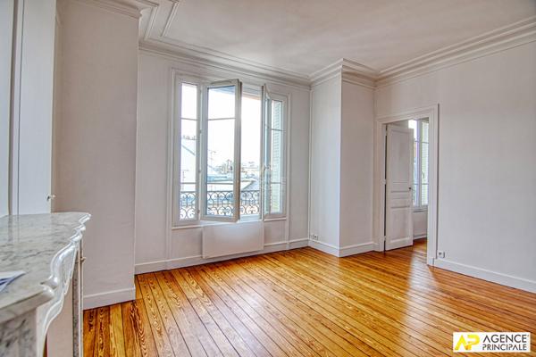Versailles Notre-Dame Les Prés Appartement 3 pièces 69 m² situé au 3éme étage avec cave €670 000 ** - Référence 27680