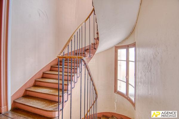 Versailles Notre-Dame Les Prés Appartement 3 pièces 69 m² situé au 3éme étage avec cave €670 000 ** - Référence 27680