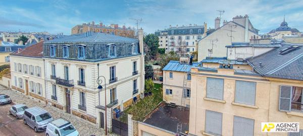 Versailles Notre-Dame Les Prés Appartement 3 pièces 69 m² situé au 3éme étage avec cave €670 000 ** - Référence 27680