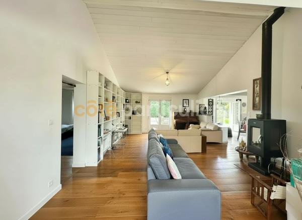 Vente Maison165 m² - 5 Pièces - SOULAC SUR MER (33780)