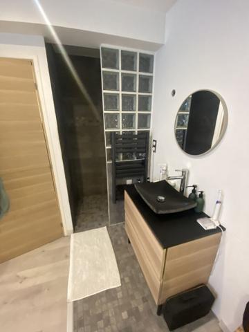 Maison Bobigny 7 pièce(s) 212 m2 (Carrez) terrain 218m2