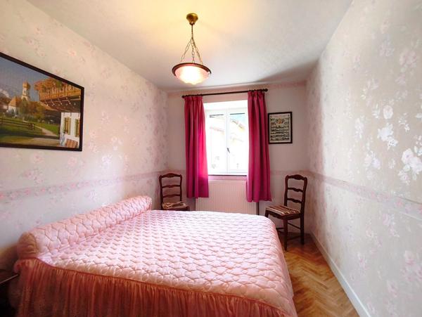 Jolie maison de village d'une surface habitable de 92 m2  avec dépendances