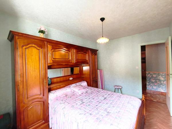 Jolie maison de village d'une surface habitable de 92 m2  avec dépendances