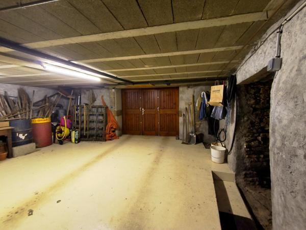 Jolie maison de village d'une surface habitable de 92 m2  avec dépendances