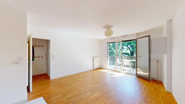 Appartement Chatenay Malabry 3 pièce(s) 59.61 m2 - Balcon - Parking - Récent