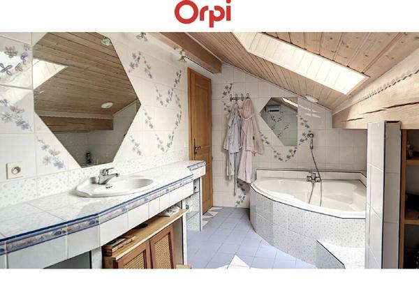 Maison à vendre    10 pièces •  Vétraz-Monthoux