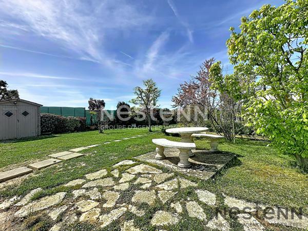 Maison spacieuse de 5 pièces à vendre à Pourrières, cadre naturel et équipements modernes