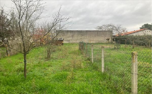 Terrain à vendre |  Casteljaloux |  689 m²