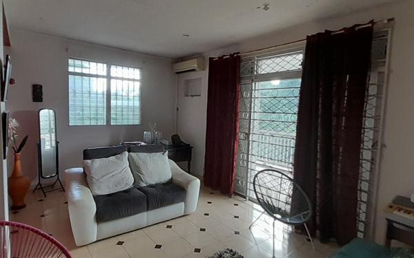 Maison à vendre    7 pièces •  Les Abymes