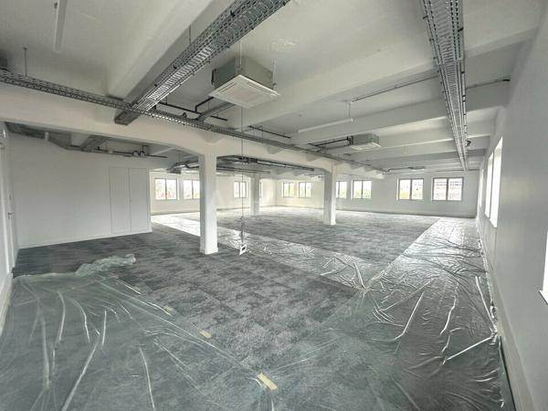 BUREAUX à LOUER de 339 m²