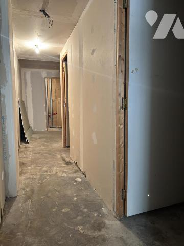 Vente petit Immeuble avec local à Grenoble – idéal projet de rénovation, opportunité de valorisation