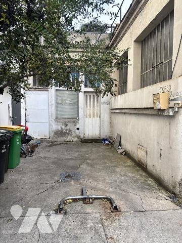 Vente petit Immeuble avec local à Grenoble – idéal projet de rénovation, opportunité de valorisation