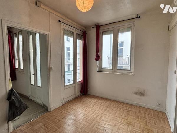 Vente petit Immeuble avec local à Grenoble – idéal projet de rénovation, opportunité de valorisation