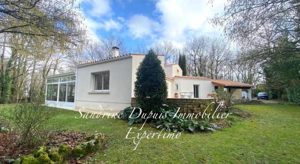 Pisany (17600) Maison Oléronaise 6 pièces avec magnifique véranda. Cadre naturel à Pisany
