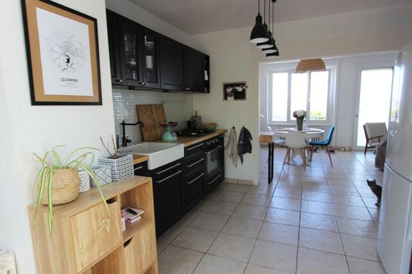 UNE MAISON RÉNOVÉE AVEC JARDIN, SUR KERFEUNTEUN -
