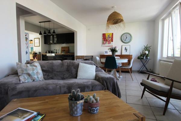 UNE MAISON RÉNOVÉE AVEC JARDIN, SUR KERFEUNTEUN -