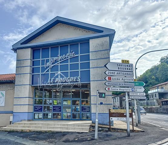 Saint-Affrique (12400) Commerce et bureaux - Emplacement de 1er choix !!!